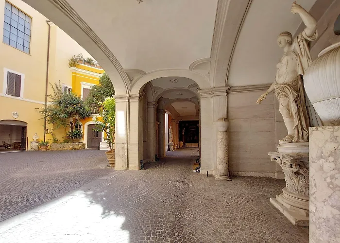Trevi 4*