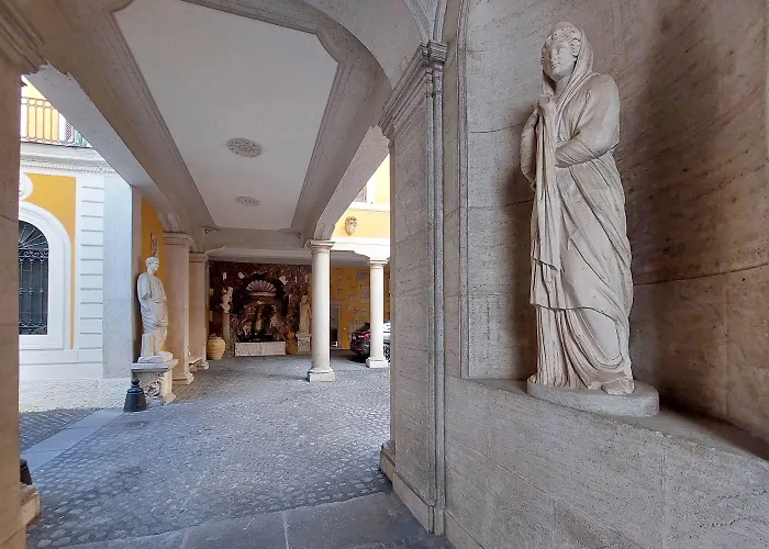 Trevi 4*